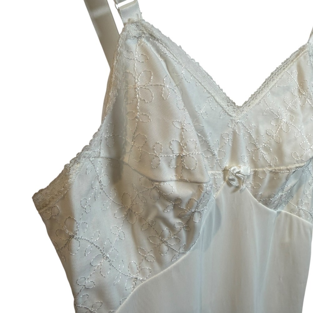 Vintage Sears White Full Slip Dress Floral Embroidered Lace Trim Sz 32 XS Retro - Picture 2 of 10